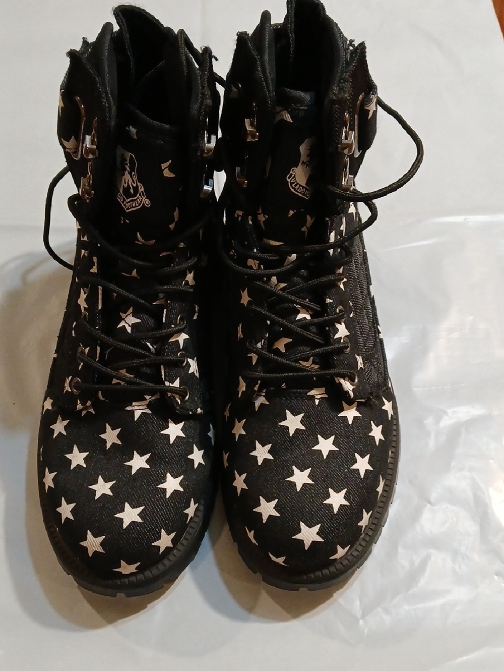 Black Star-Print Lace-Up Combat Boots